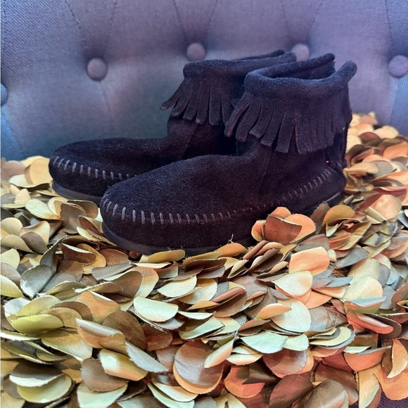 Minnetonka Other - Minnetonka Kids Black Fringe Moccasins